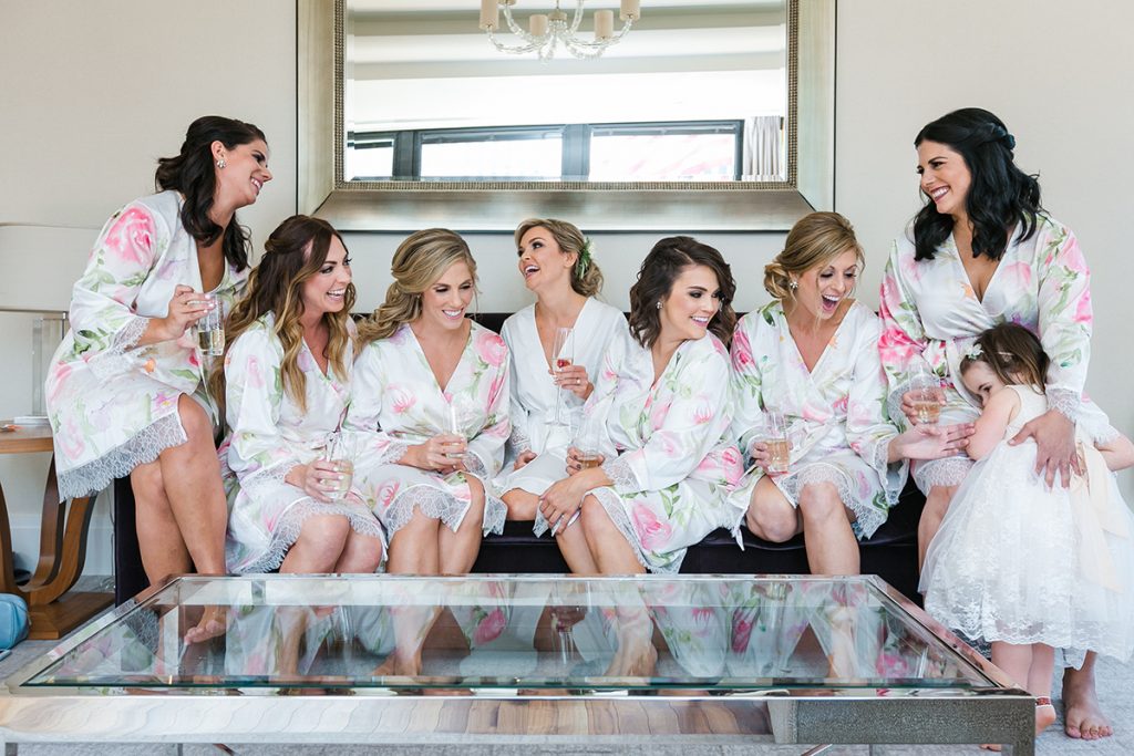 bridal-party-laughing